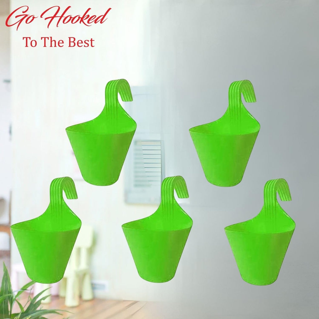 GoHooked green plastic hanging planters, set of 5, 22 cm diameter, ideal for vertical gardens and balconies.