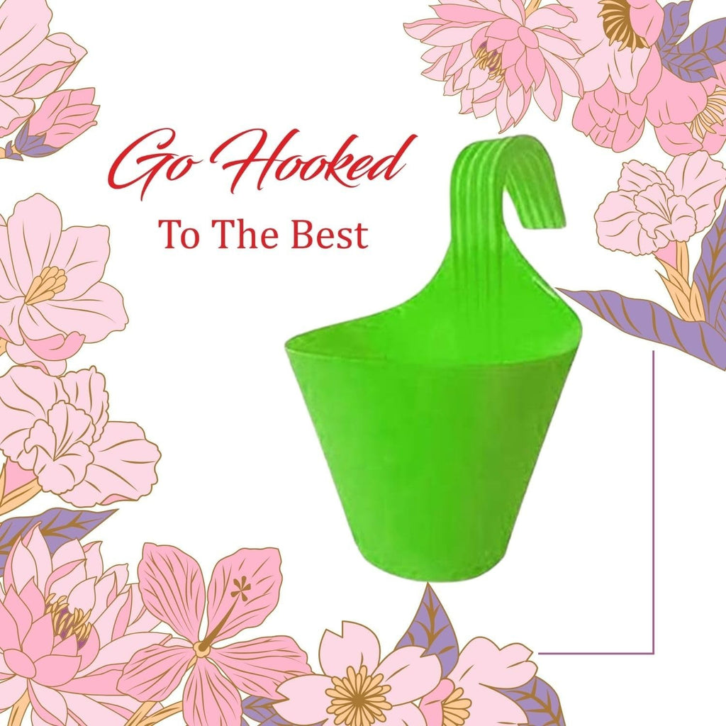Go Hooked green plastic hanging planter, 22 cm diameter, 17 cm height, ideal for vertical gardens and balconies.