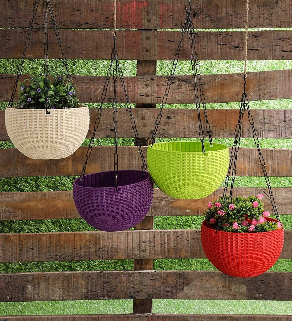 GoHooked Set of 3 multicolor plastic hanging planters with woven texture. 7.1 inch diameter.