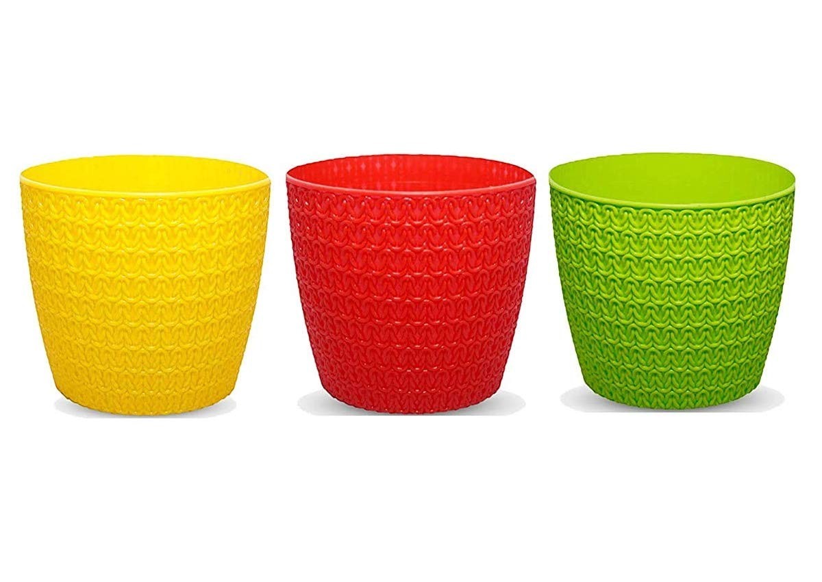 GoHooked set of 3 multicolor plastic garden planters with a textured knit pattern. Ideal for flowers, herbs, and plants.