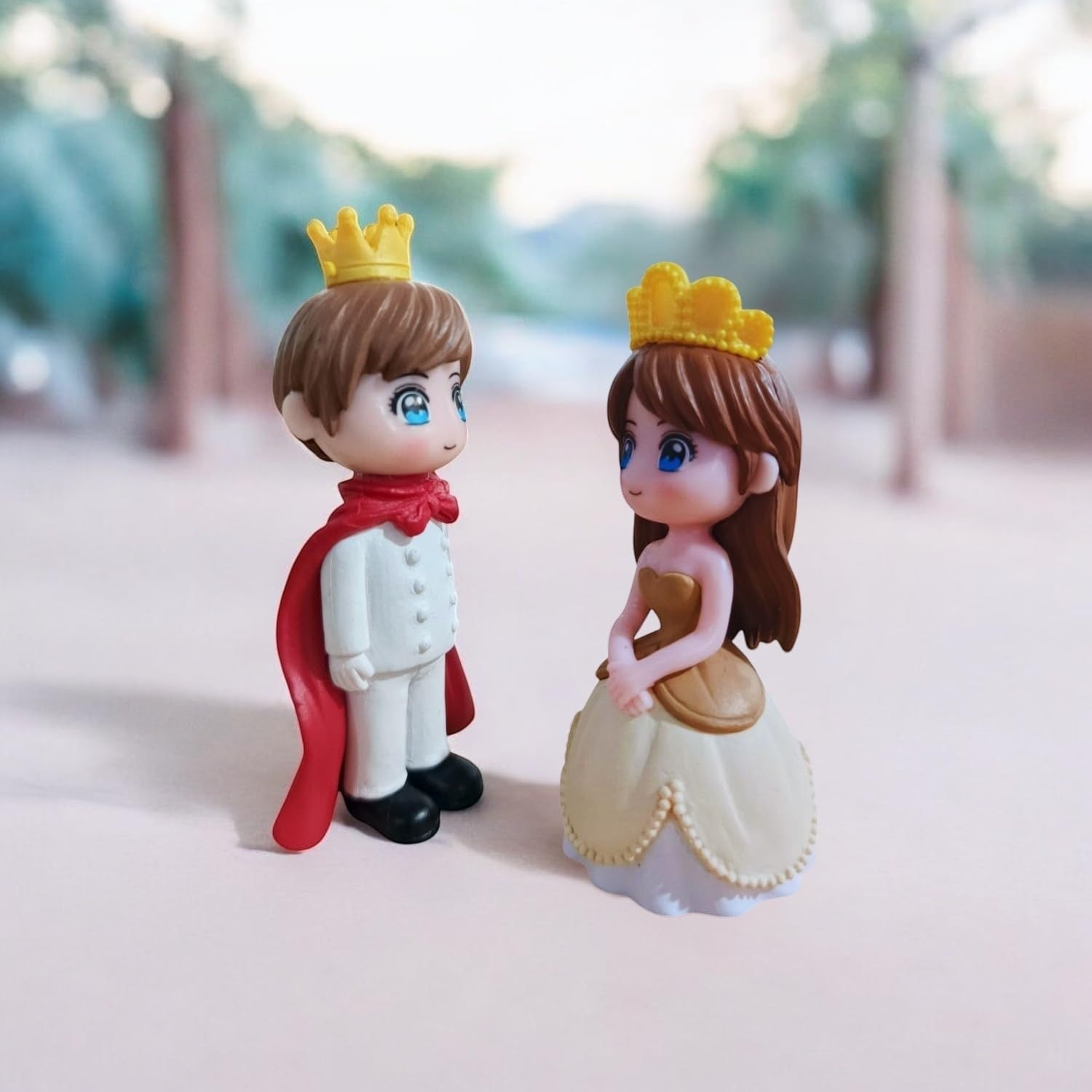 GoHooked Prince and Princess couple figurines in white and gold with red cape, perfect for cake decoration or home decor.