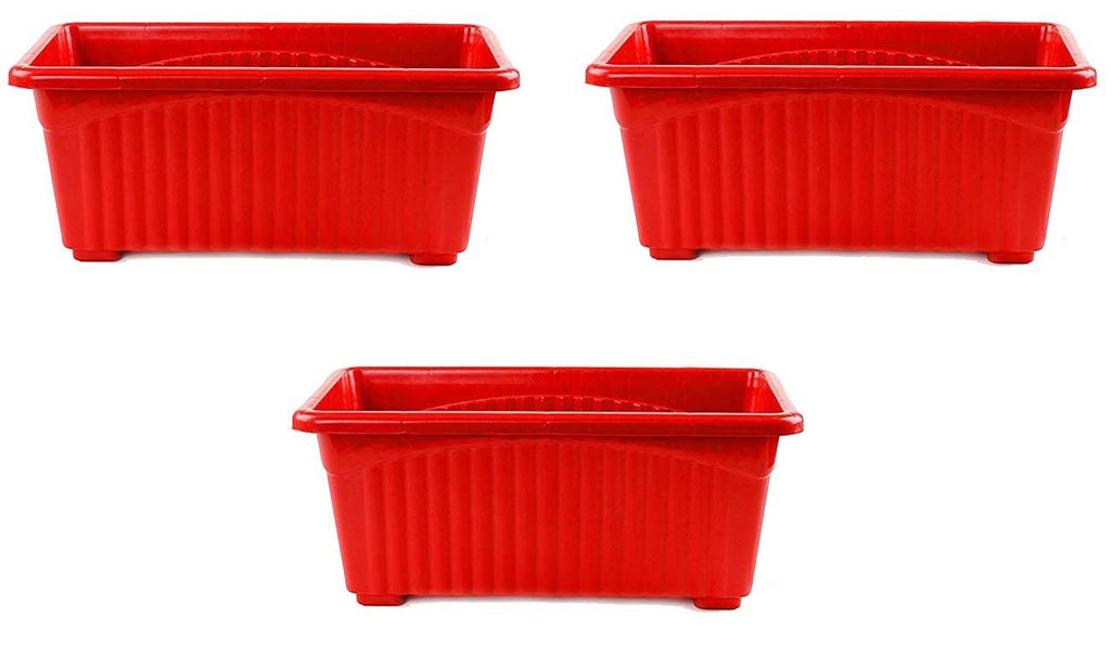 GoHooked Set of 3 red rectangular plastic plant pots with ribbed texture and raised feet. Ideal for home or garden.