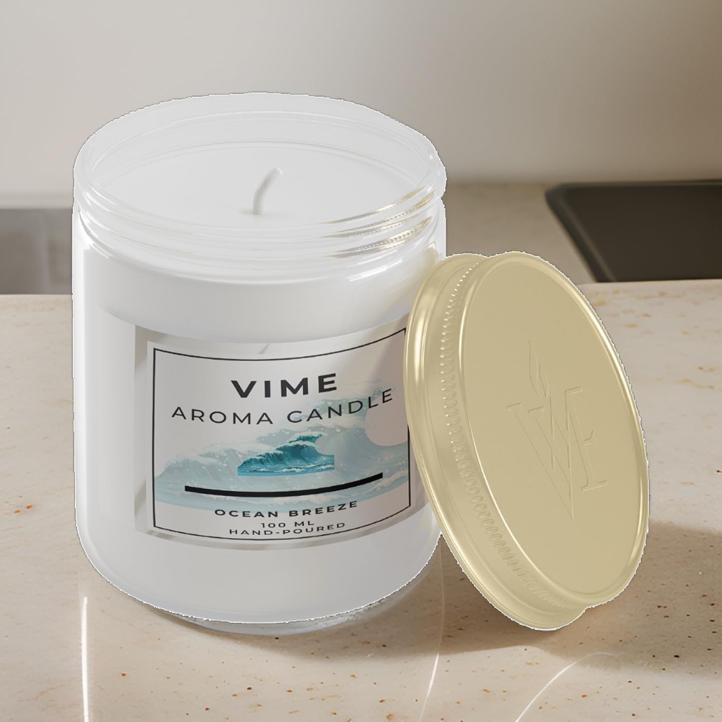 GoHooked ViMe Ocean Breeze aroma candle in a white jar with a gold lid. Hand-poured wax, 100 ml.