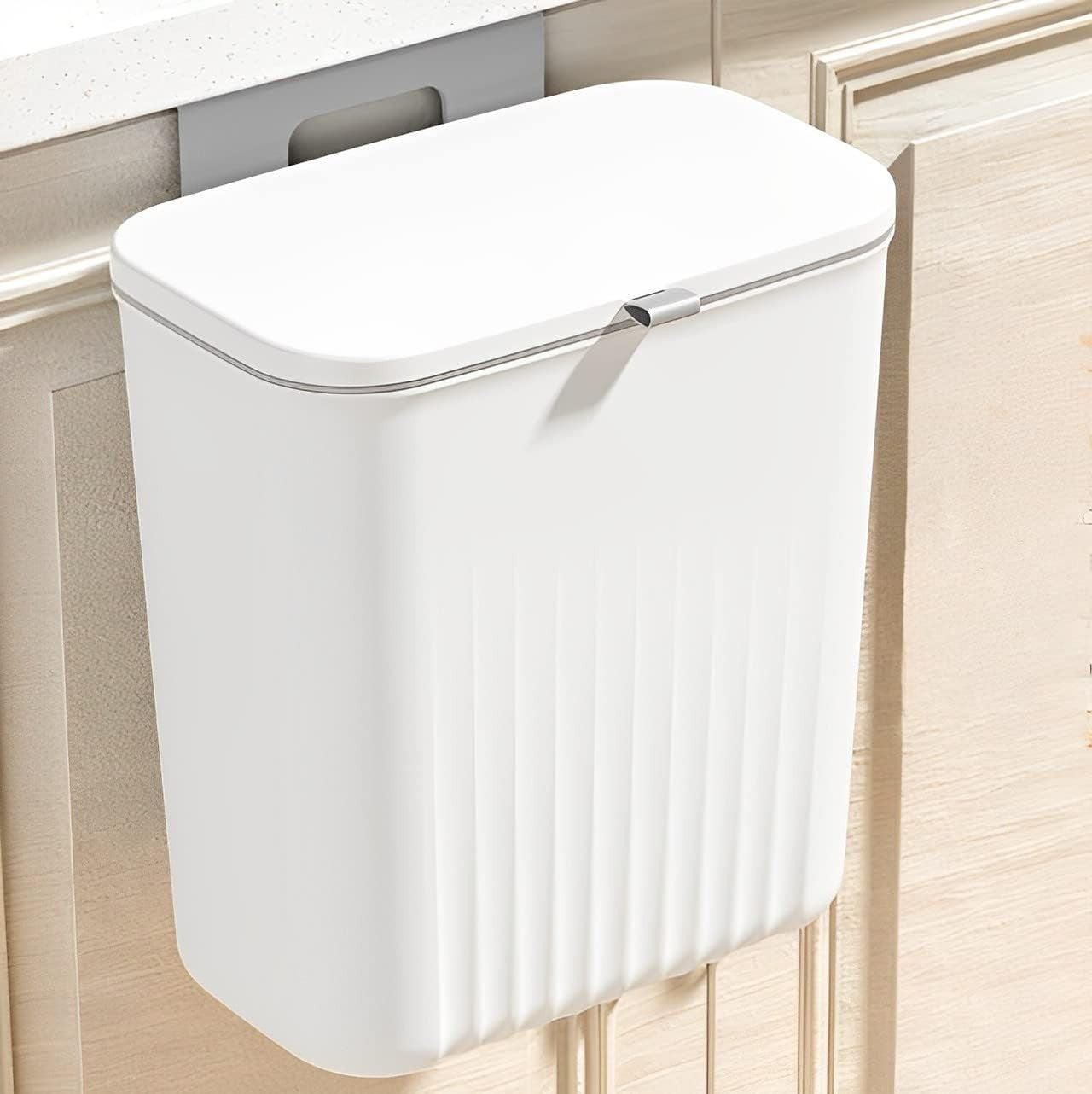 GoHooked white plastic hanging trash bin with lid, 29 cm, for kitchen cabinet doors or walls, space-saving design.