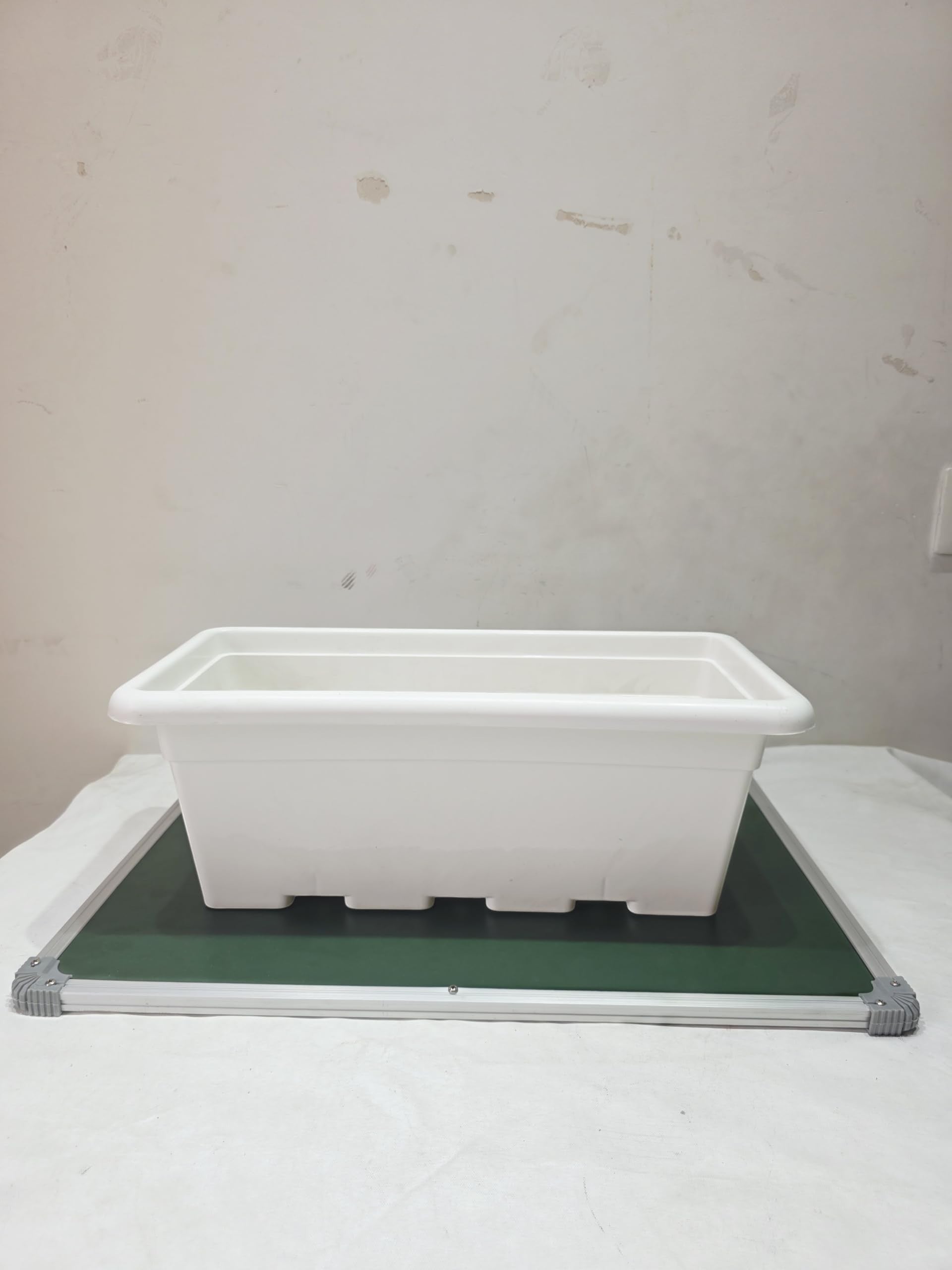 Go Hooked Jupiter 24-inch white rectangular plastic planter pot, pack of 6. Ideal for indoor/outdoor gardening.