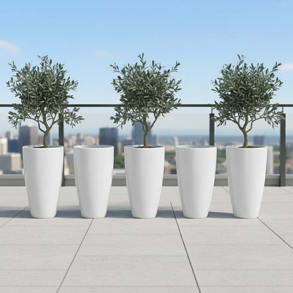 GoHooked Set of 3 white tapered plastic planters with UV resistance, 20.5x15 cm, for indoor/outdoor use.